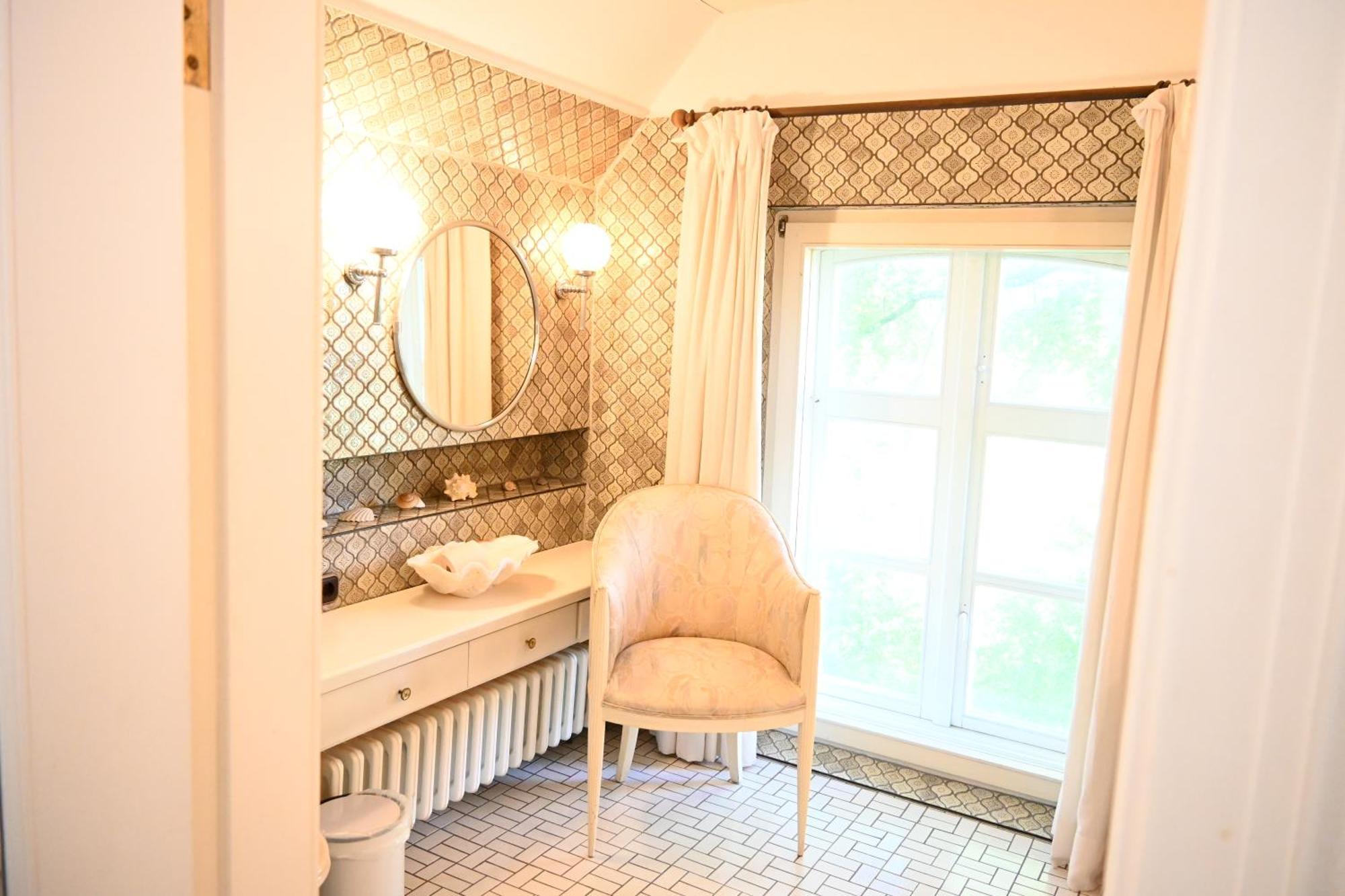 Hodorf Landsitzhotel Und Seminarium Peterhof מראה חיצוני תמונה