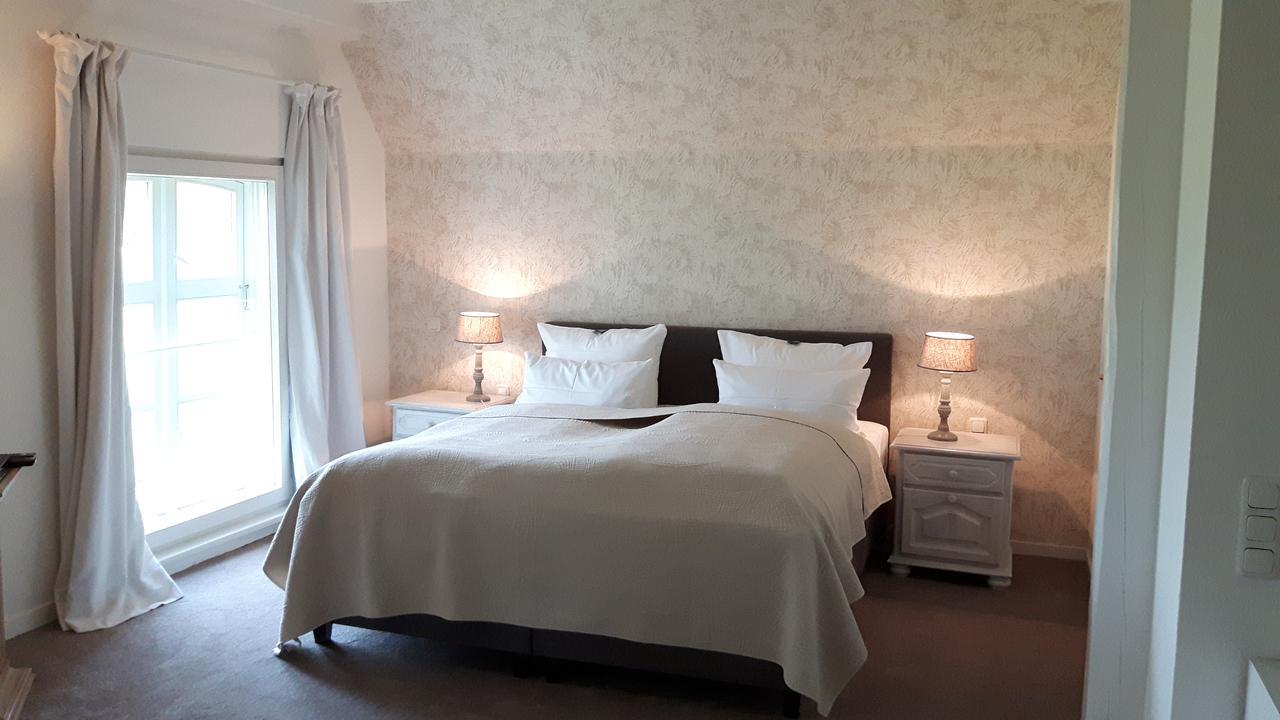 Hodorf Landsitzhotel Und Seminarium Peterhof מראה חיצוני תמונה